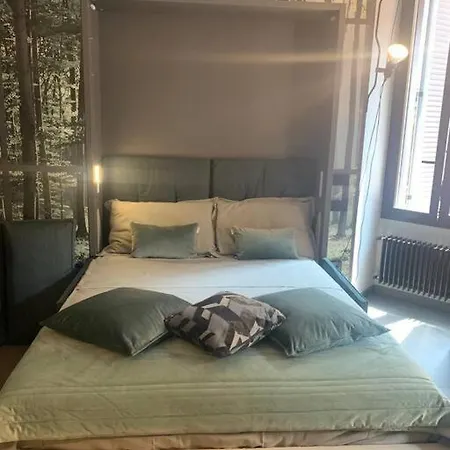 New Stylish Studio With Terrace, In Porta Venezia Apartmán